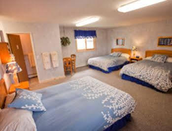 Adventure Inn Ely Extérieur photo
